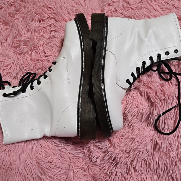 Rue21 White Combat Boots with Black Laces - Picture 5 of 14